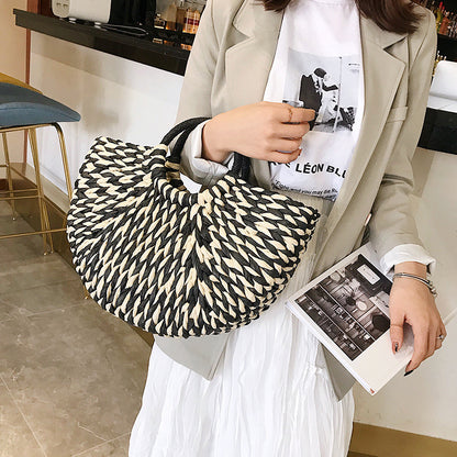 New Summer Semicircle Temperament Straw Woven Handbag Seaside Vacation Beach Bag